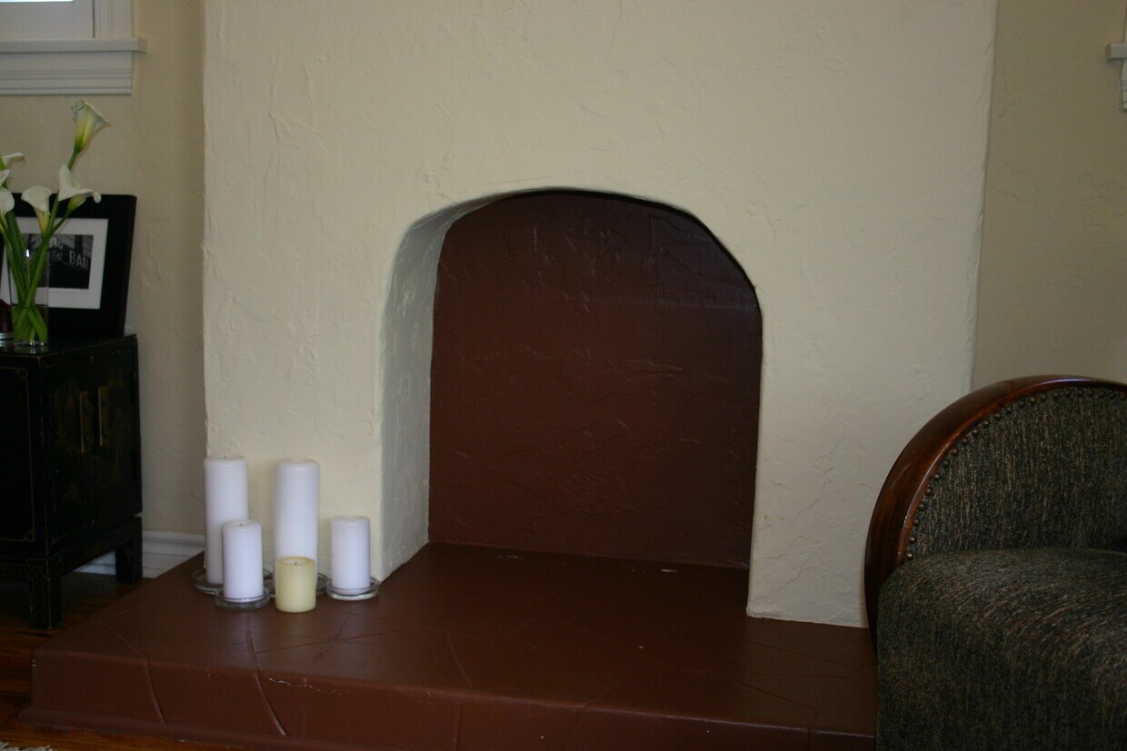 Living Room - 1612 Rockwood St