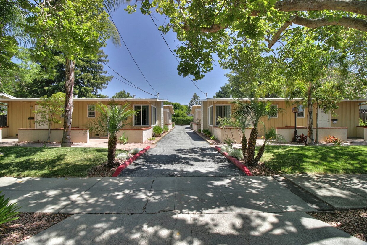 Primary Photo - Stanford Avenue Apartments
