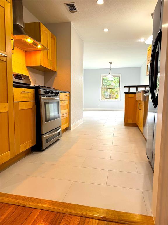 Building Photo - 1009 Alegria Rd