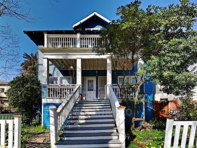Building Photo - 1315 D St