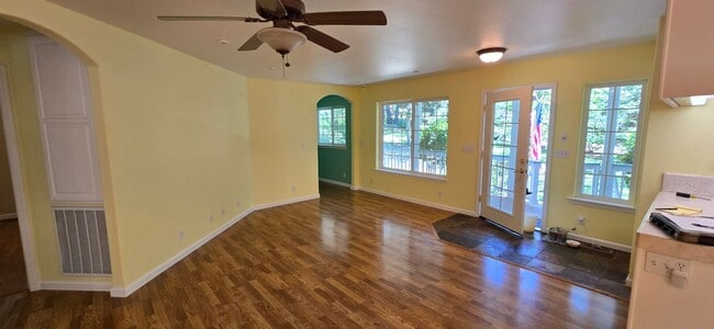 Building Photo - 10275 Owl Rd