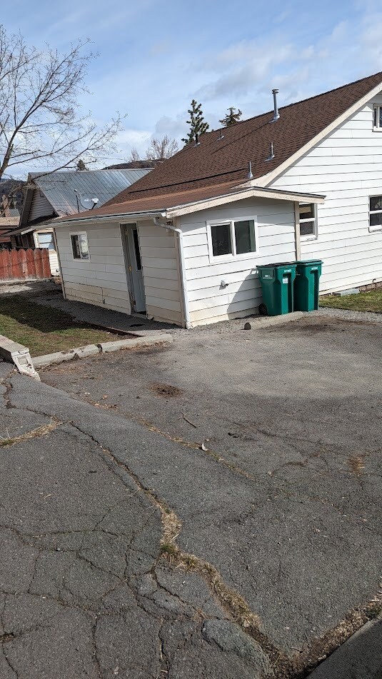 1600 Crescent Ave, Klamath Falls, OR 97601 House Rental in Klamath