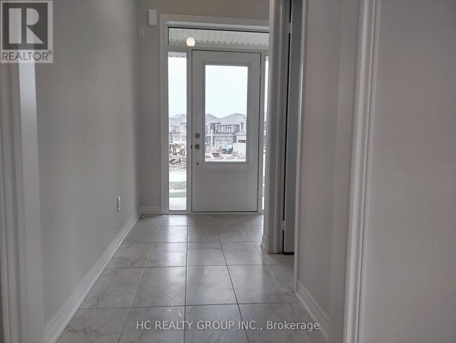 Building Photo - 4 Sam Battaglia Cres