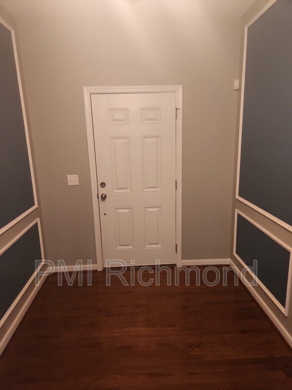Building Photo - 7183 Yare St