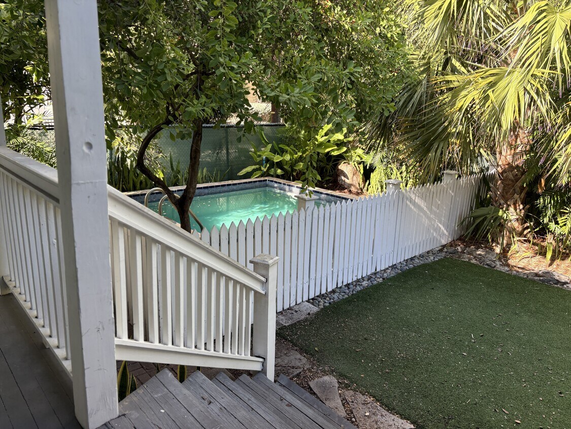 Foto principal - 1017 White St