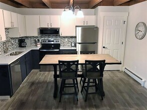 Building Photo - 8100 Ryan Gulch Rd