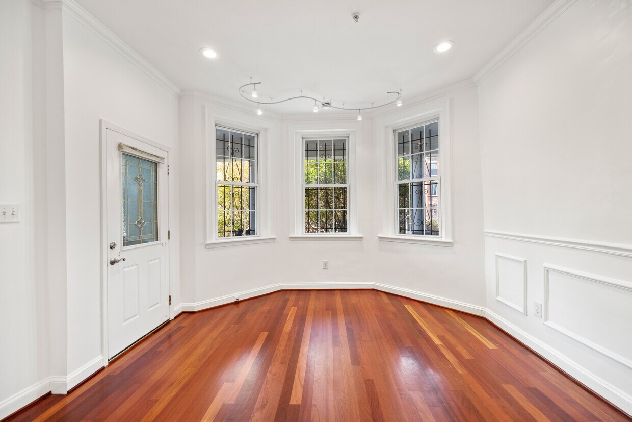 Primary Photo - 2721 13th St NW
