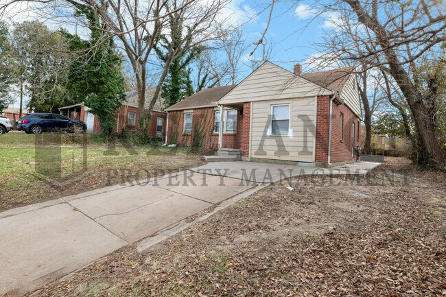 Foto del edificio - 3627 E 10th St N