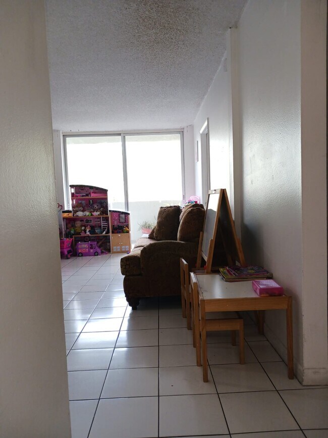 10000 NW 80th Ct Unit 2415, Hialeah Gardens, FL 33016 Condo for Rent