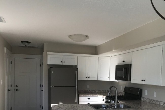 Foto del edificio - 449 W 2150 N