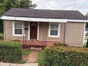 Building Photo - 1807 Caroline St