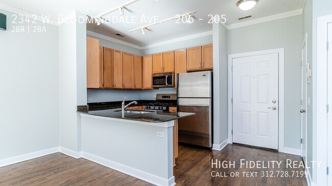 Foto del edificio - 2342 W Bloomingdale Ave