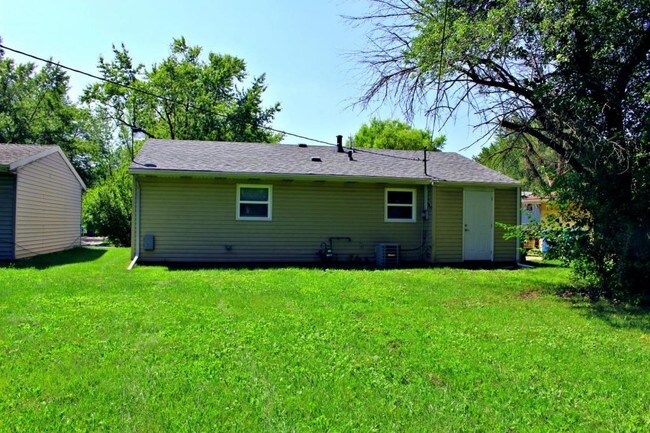 Building Photo - 4336 W 24th Pl
