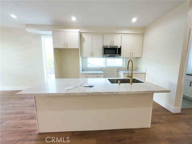 Foto del edificio - 6628 Camellia Ave