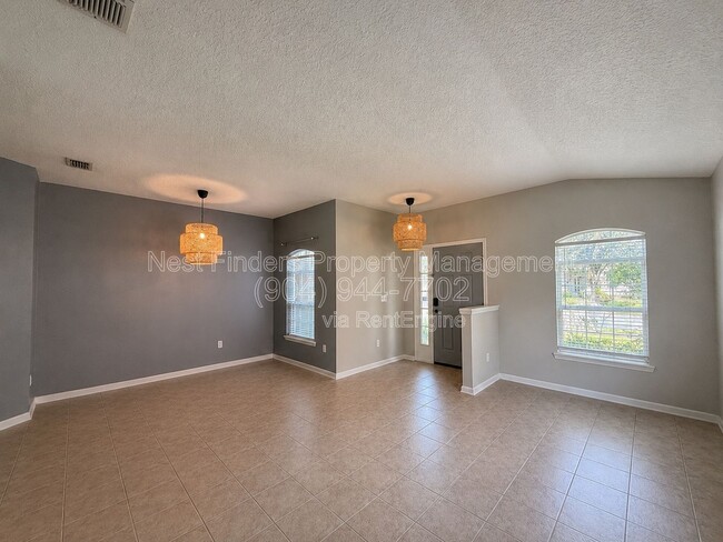 Building Photo - 14793 Falling Waters Dr