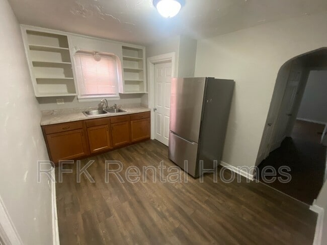Foto del edificio - 523 N Temple Ave