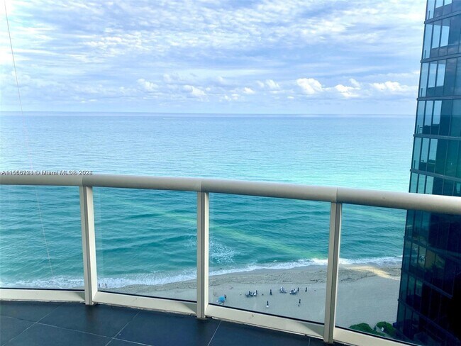 Foto del edificio - 17201 Collins Ave