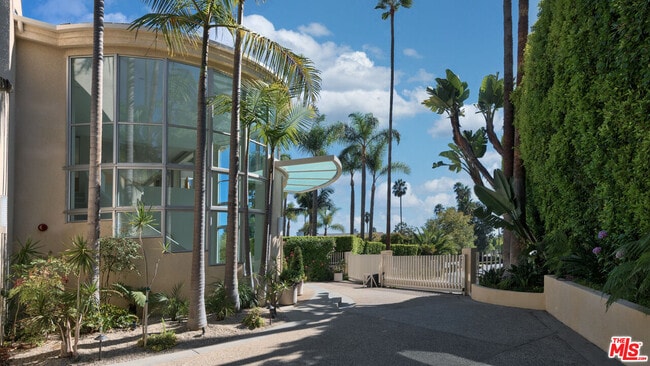 Foto del edificio - 816 Monte Leon Dr