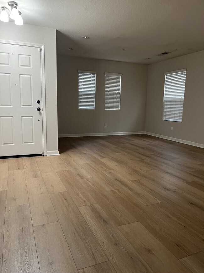 Foto del edificio - 1751 Barney Ave