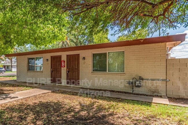 Building Photo - 1002 S Mariana St