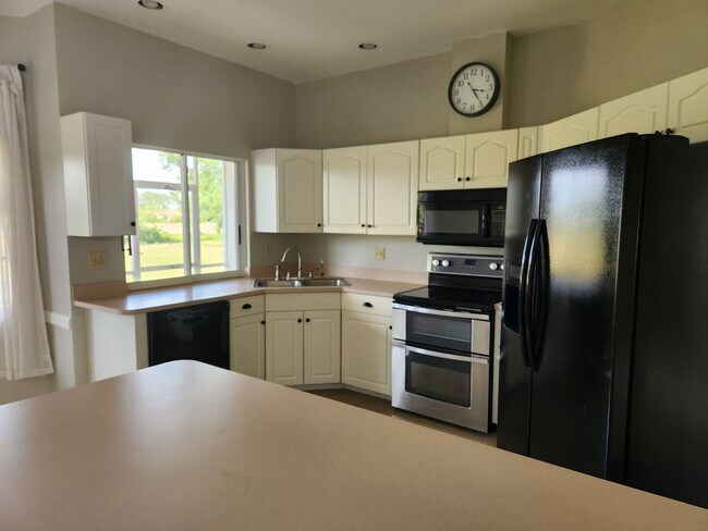 Foto del edificio - Cozy 3BR 2BA House Near Beautiful Mirror L...