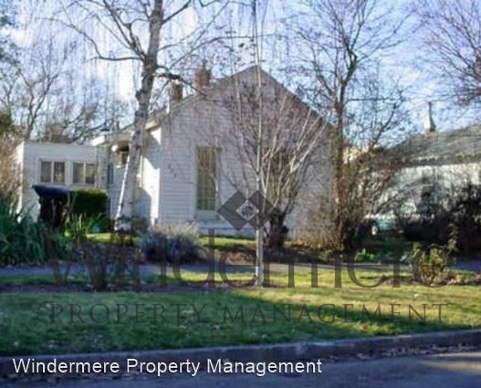 Primary Photo - 3 br, 1 bath House - 809 N Main St