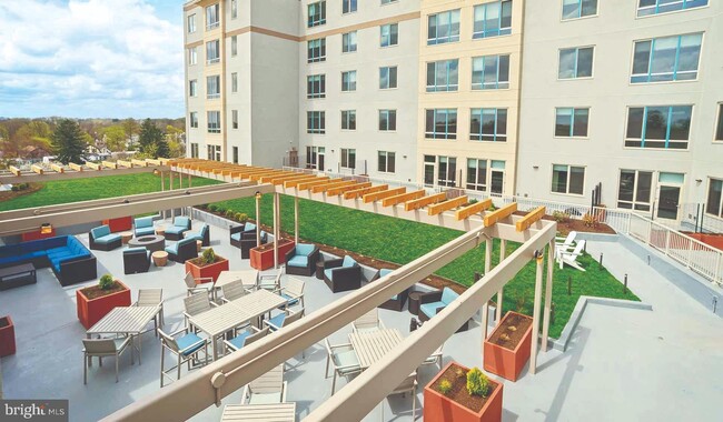 Foto del edificio - 24 Cricket Avenue Unit 1B-223