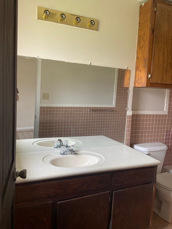 Building Photo - 503 Woodland Dr