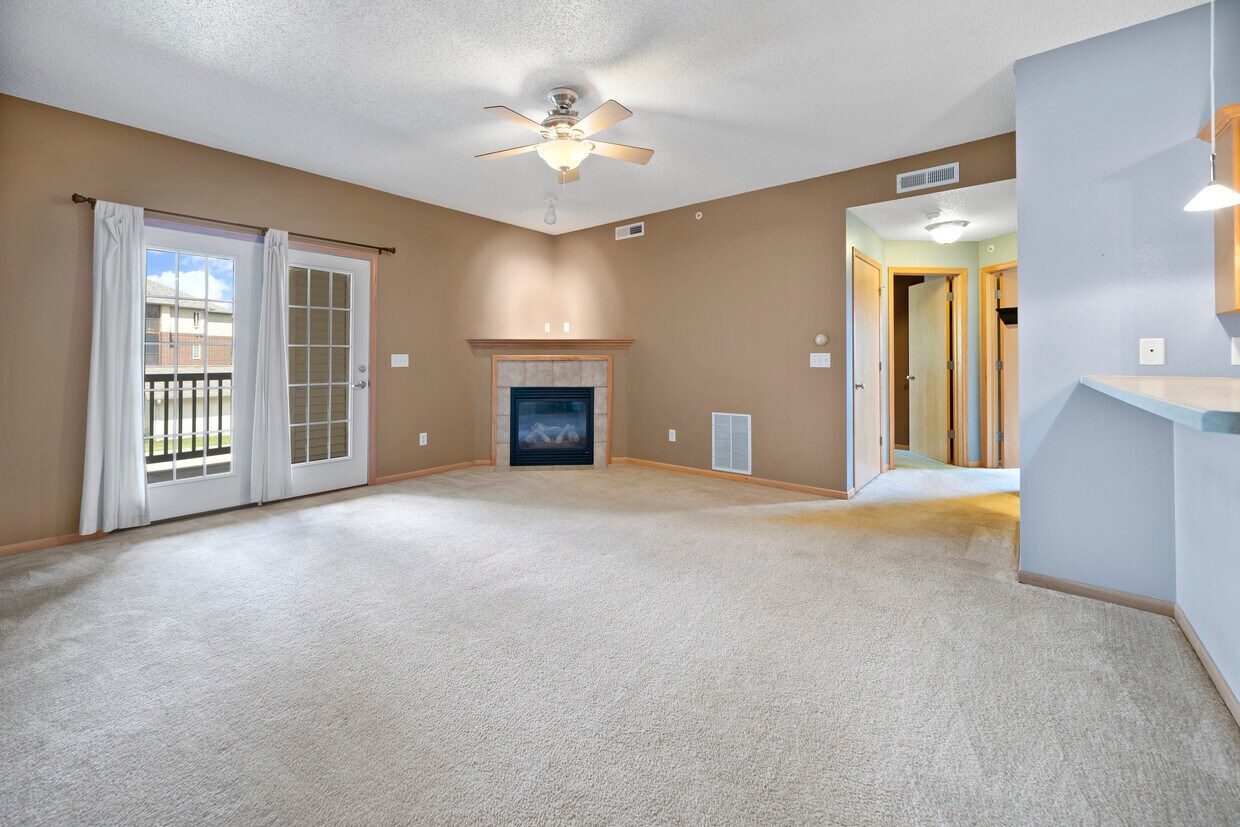 870 W Cherry St Unit 7, North Liberty, IA 52317 Condo for Rent in