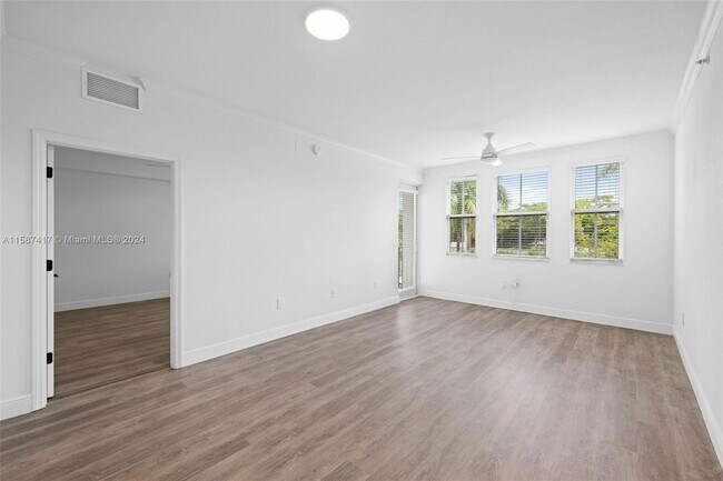 Building Photo - 10170 SW 7th Street Unit 24-207