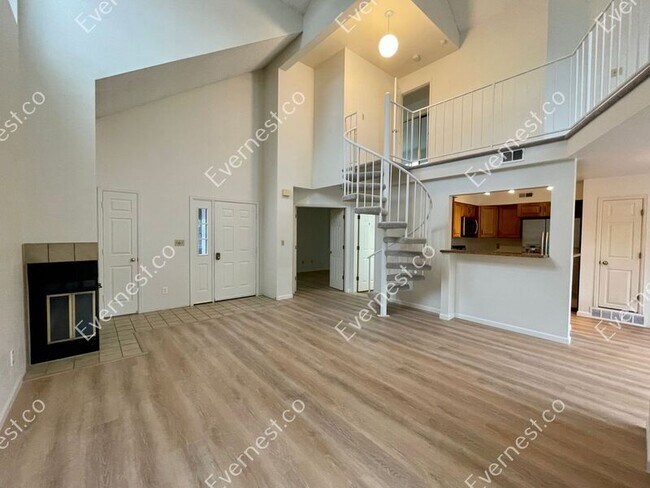 Building Photo - 6775 S Ivy St