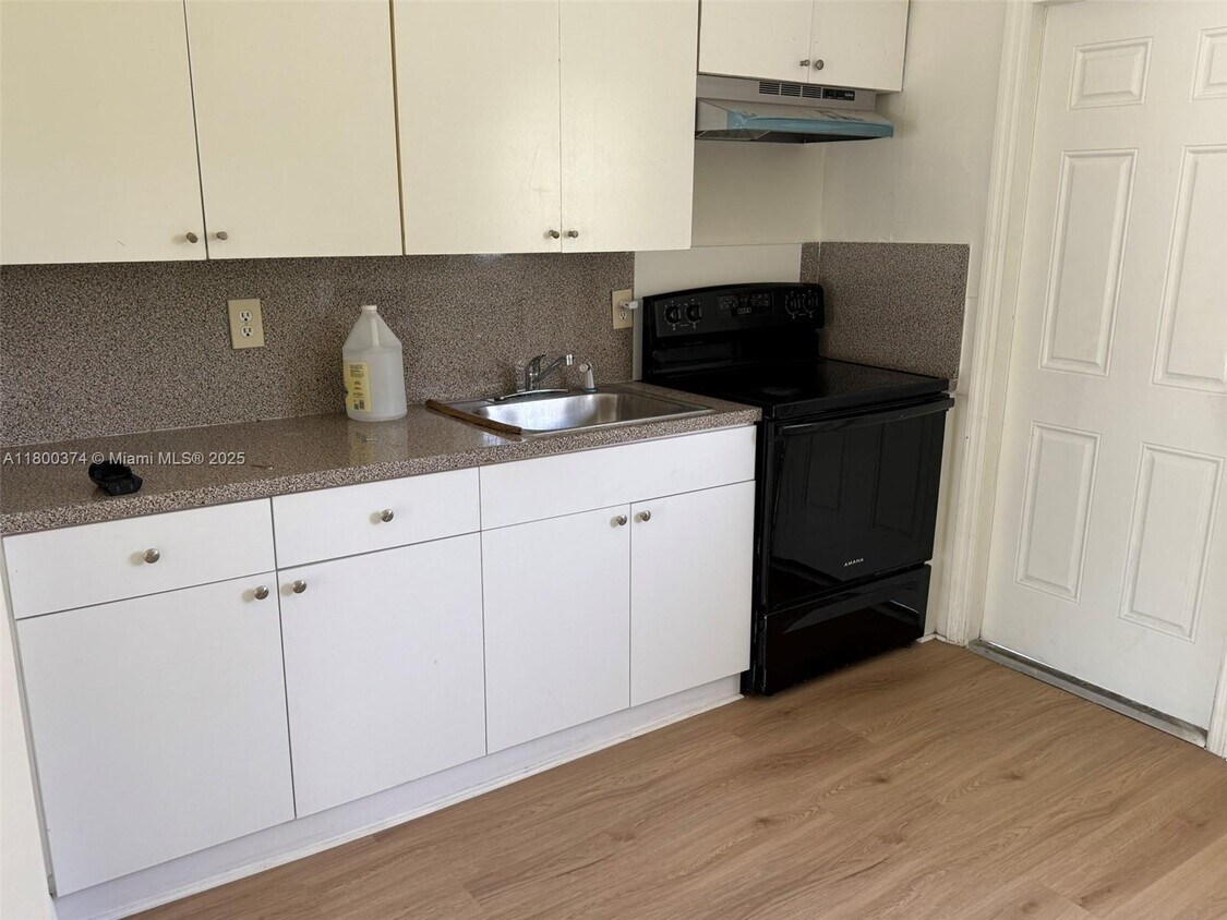 Foto principal - 1490 NE 118th Terrace