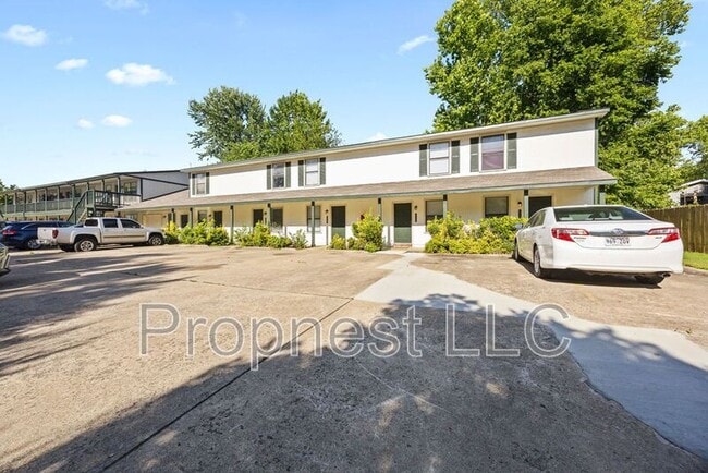 Building Photo - 2764 N Barcelona Ave
