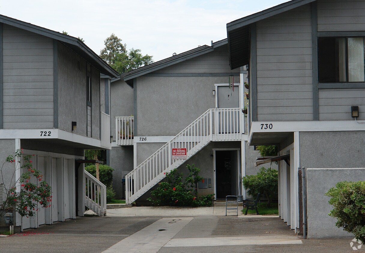 Foto principal - 726 W Walnut Ave