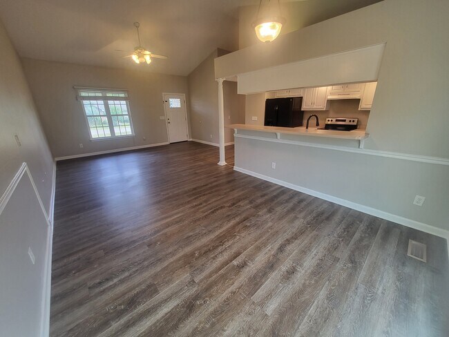 Foto del edificio - 110 Kenwood Dr