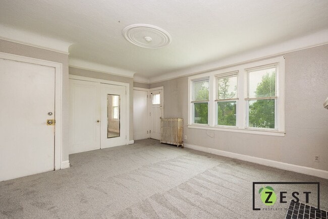 Building Photo - 15080 Sussex St