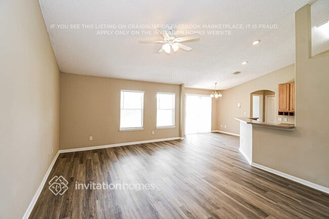 Foto del edificio - 6886 Wall Springs Dr