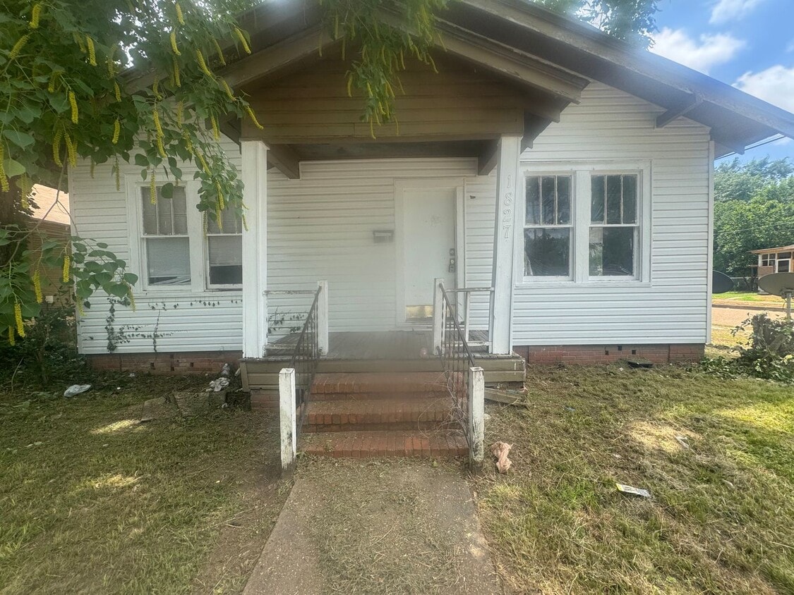 Building Photo - One Bedroom One Bath in Alexandria