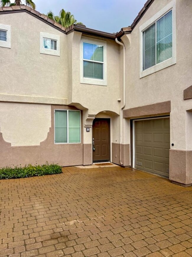 Building Photo - Beautiful 2 bedroom Condo located in Murrieta for LEASE