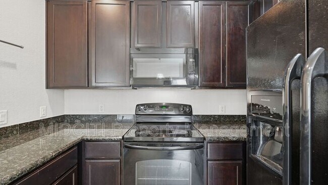 Foto del edificio - 1125 Brown Rock Dr