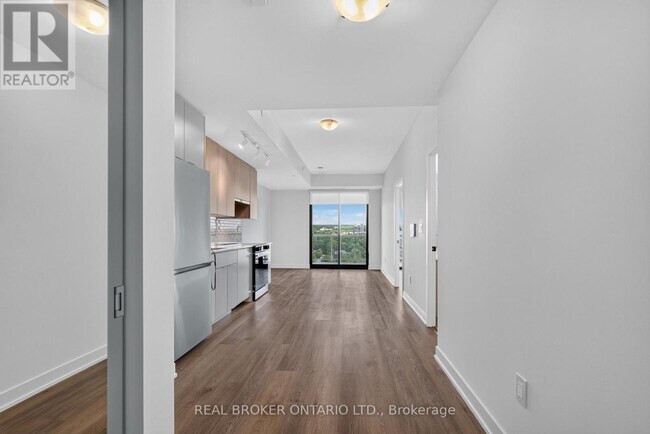 Photo du bâtiment - 2075 Lakeshore Rd.