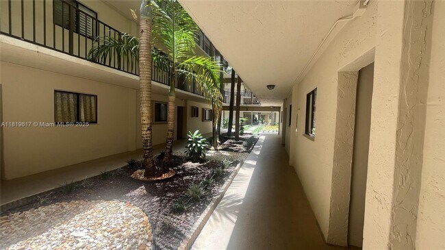 Foto del edificio - 8045 SW 107th Ave