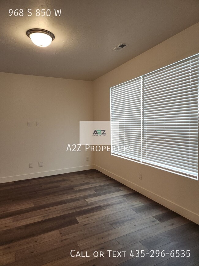 Building Photo - 968 S 850 W