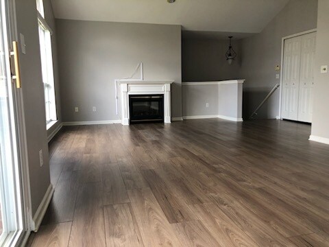 Building Photo - 16423 Chatham Dr
