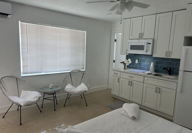 Foto del edificio - 3209 NE 28th St