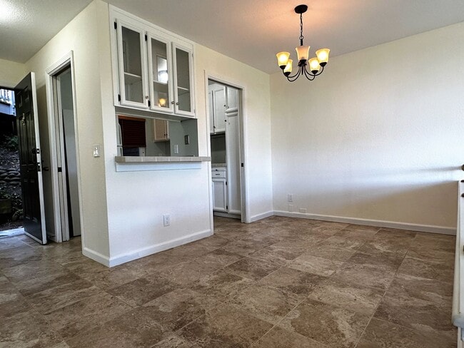 Building Photo - Beautiful 1 bed/1 bathroom condo available...