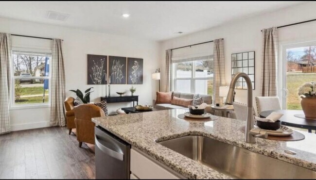 Foto del edificio - 3543 Bisham Wood Ln