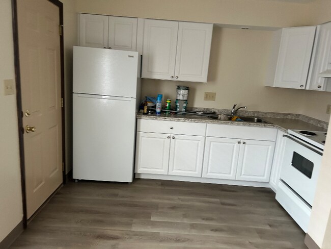 Building Photo - 270 Stocksdale Dr