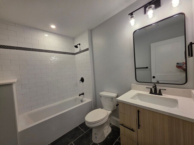 Foto del edificio - New Construction in brighton Center, No Br...