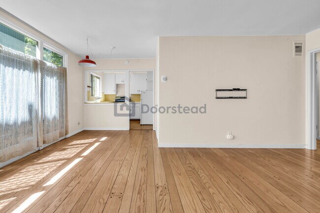 Foto del edificio - 2704 Le Conte Ave